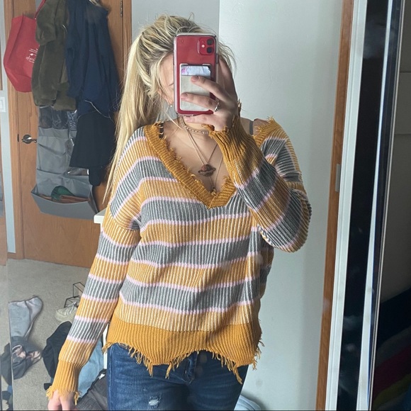 Trendy Fringe Sweater! - Picture 4 of 6